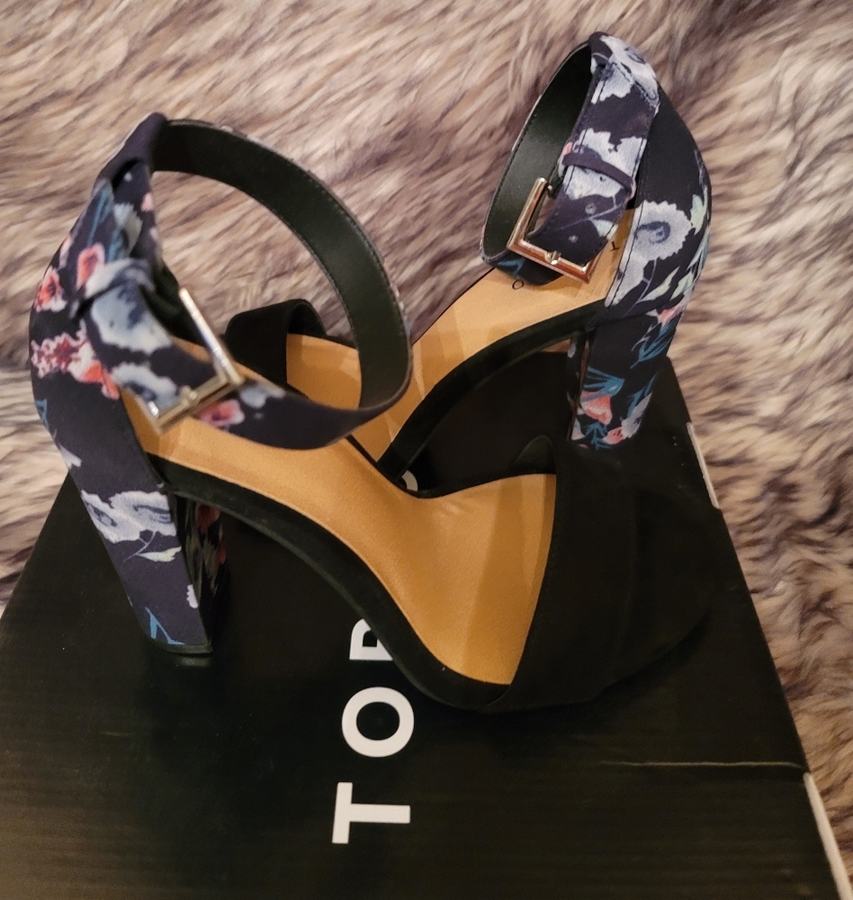 NEW TORRID HEEL SZ 8